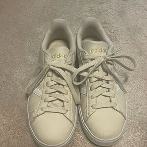 adidas Grand Court shoes size 6.5